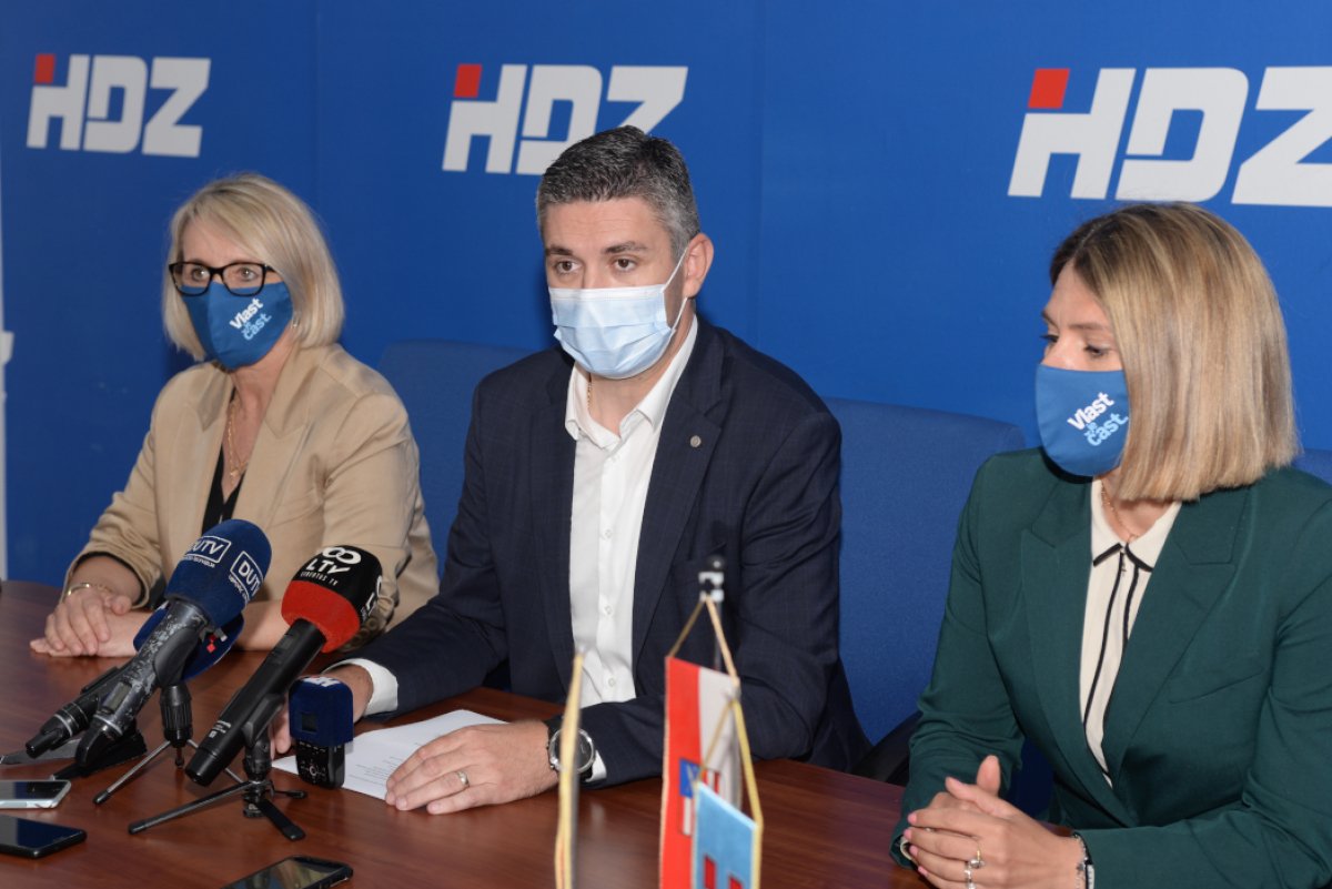 Znalo se što je „dubrovački dogovor”, zna li se što je Frankovićeva „programska suradnja”?