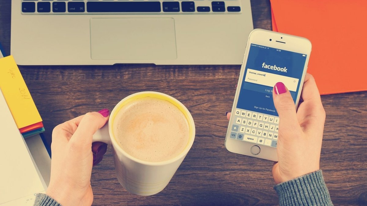 FACEBOOK I INSTAGRAM „PALI”