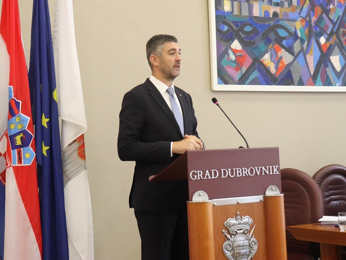 Franković okreće pilu naopako, kaže kako trebamo biti sretni što su gužve jer se tada zarađuje