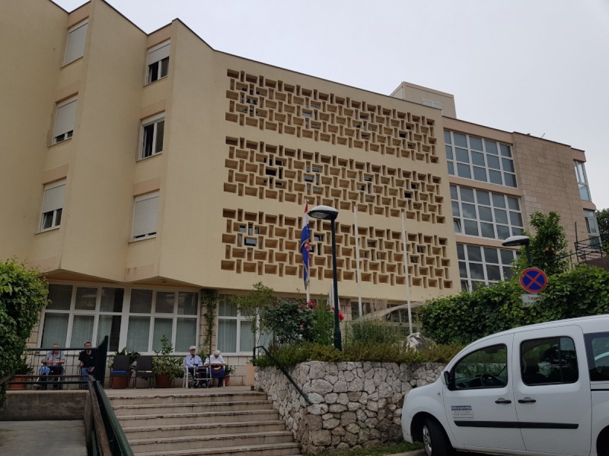 Građani neprestano upozoravaju na loše stanje u domovima umirovljenika, župan to smatra pamfletima