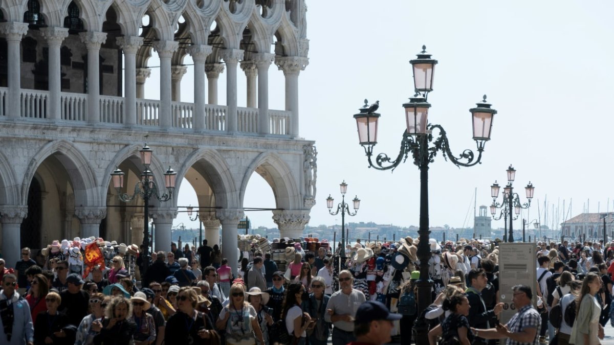 DILJEM EUROPE PRIPREMAJU SE PROSVJEDI PROTIV PREKOMJERNOG TURIZMA