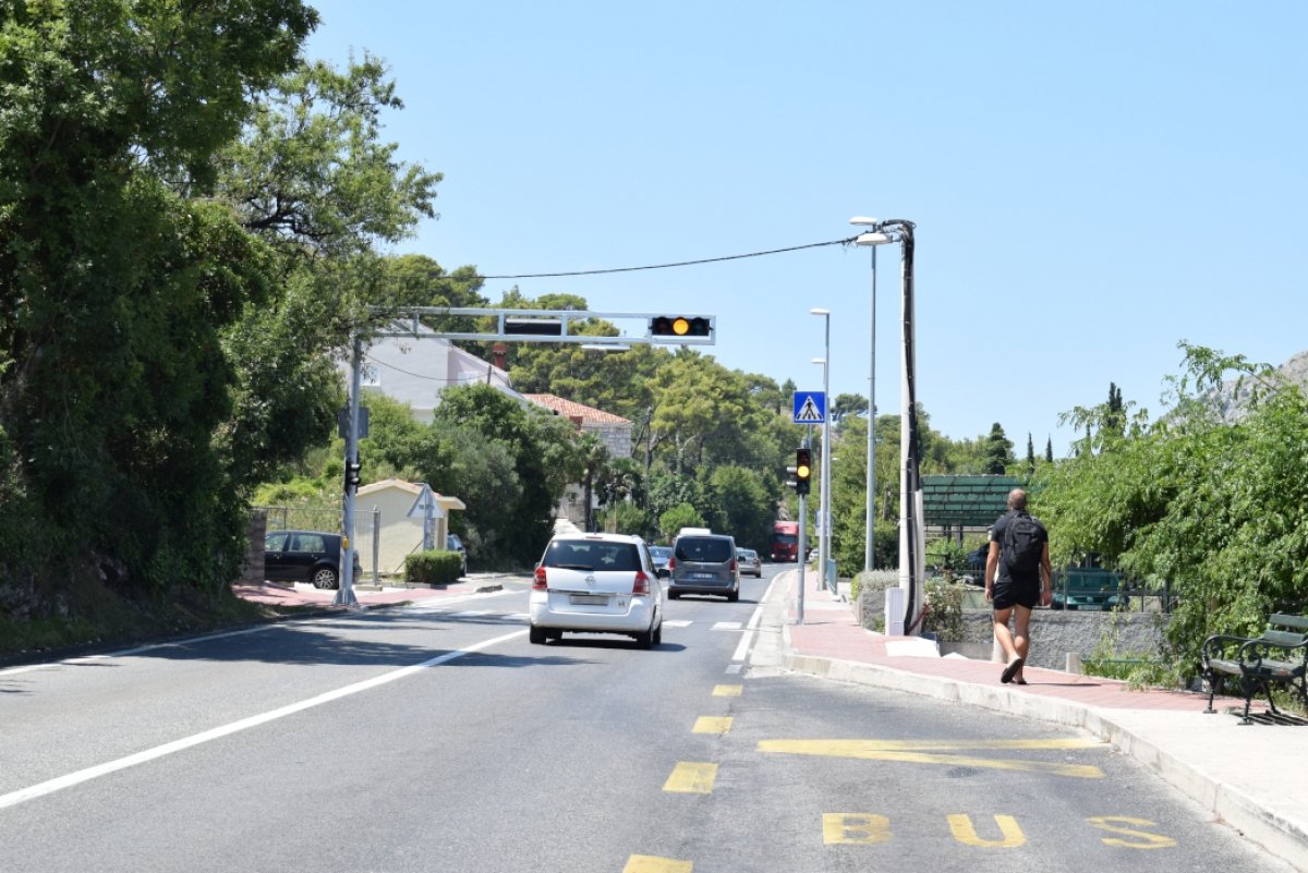 Magistralom kroz Župu dnevno prođe više od 25 tisuća vozila; za sigurnost pješaka postavljeni semafori
