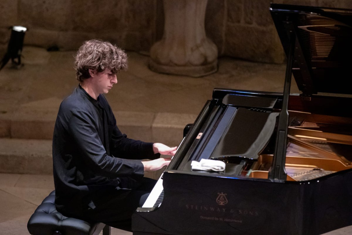 MLADI PIJANIST JAN NIKOVIĆ NA 76. IGRAMA