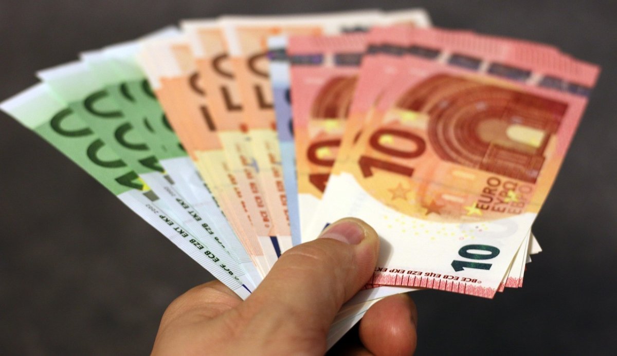 OVO SU NOVI PODACI O PROSJEČNOJ I MEDIJALNOJ PLAĆI