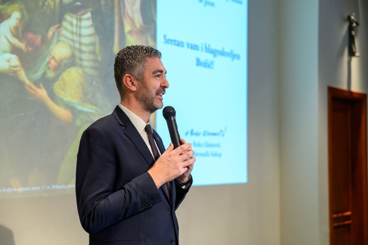 BOŽIĆNA ČESTITKA GRADONAČELNIKA MATA FRANKOVIĆA