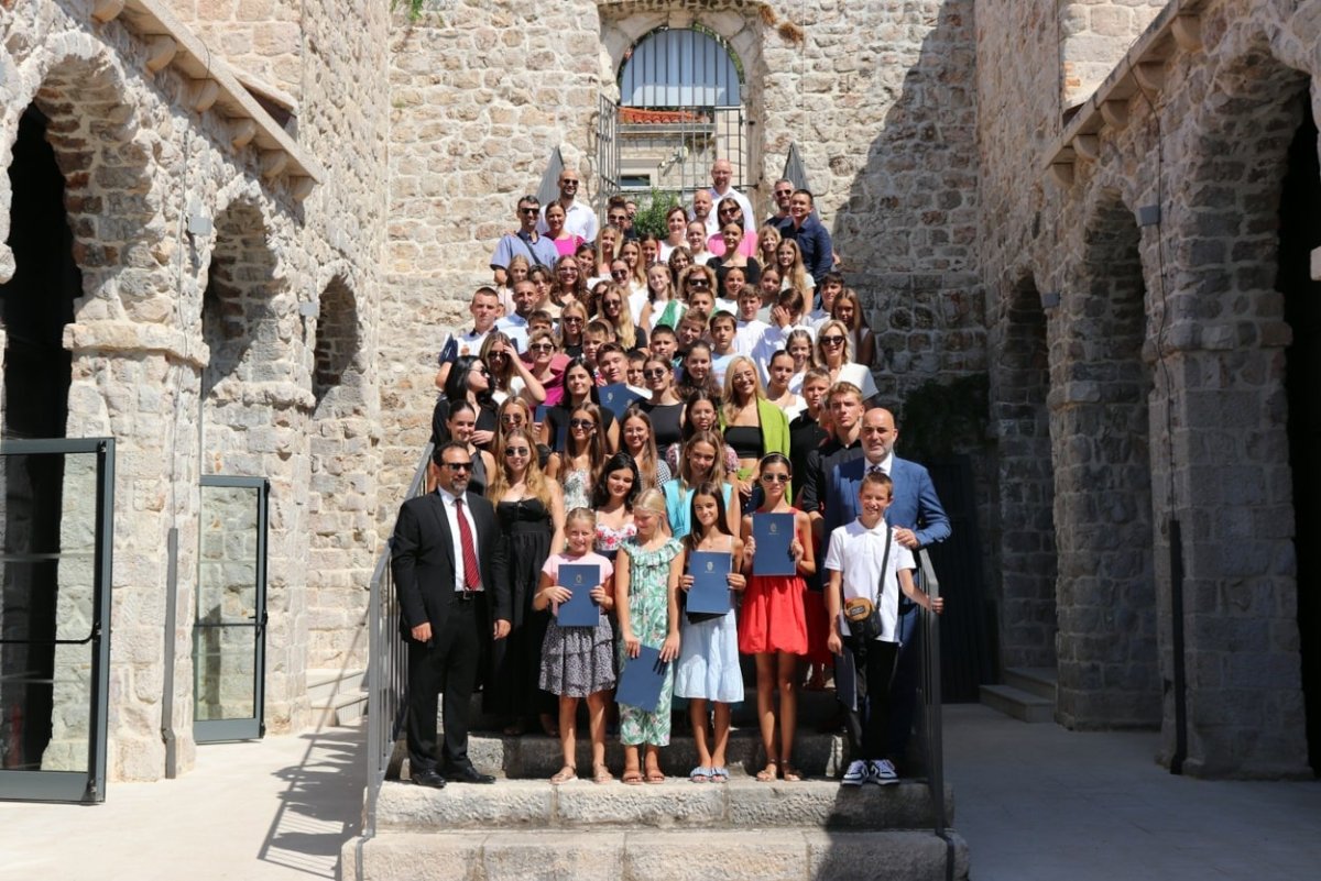 GRAD DUBROVNIK NAGRADIO NAJBOLJE STUDENTE, UČENIKE I MENTORE