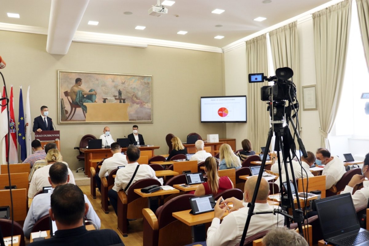 U novom sazivu Gradskog vijeća bit će 19 ili 21 vijećnik/vijećnica; u Županijskoj skupštini 33