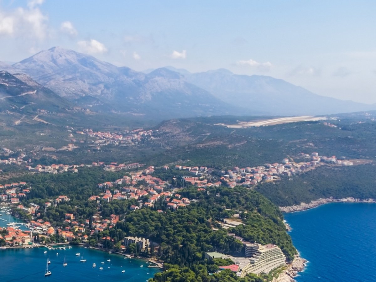 Hoće li se uz brzu cestu kroz Konavle trasirati i željeznička pruga?