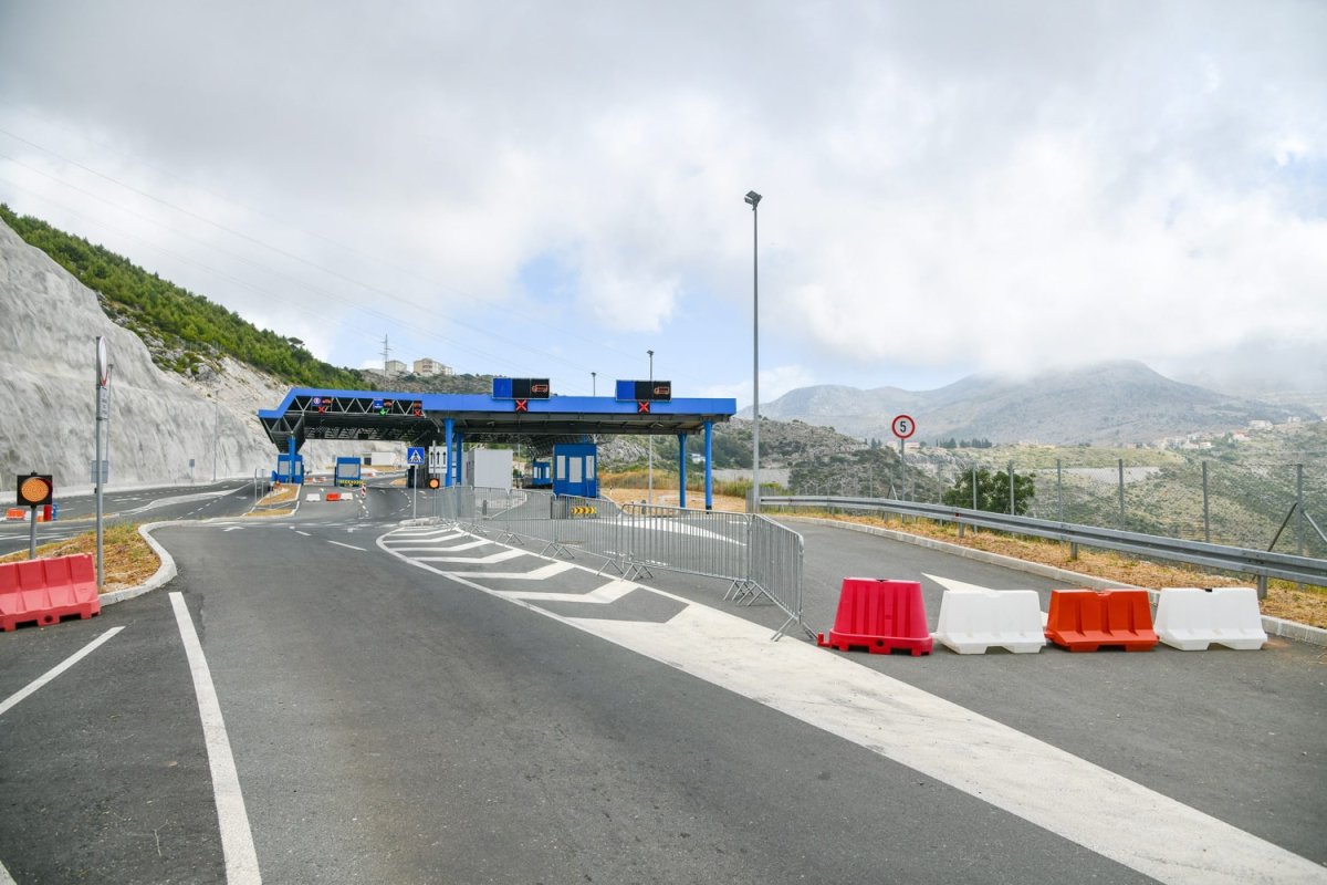 VOZAČI KAMIONA IZ BIH NAJAVILI BLOKADU GRANICA S HRVATSKOM U PONEDJELJAK