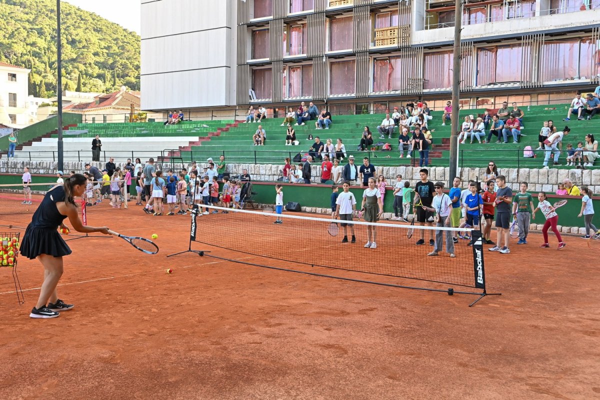GRAD ĆE U UREĐENJE TENIS TERENA U UVALI ULOŽITI 240.000 EURA