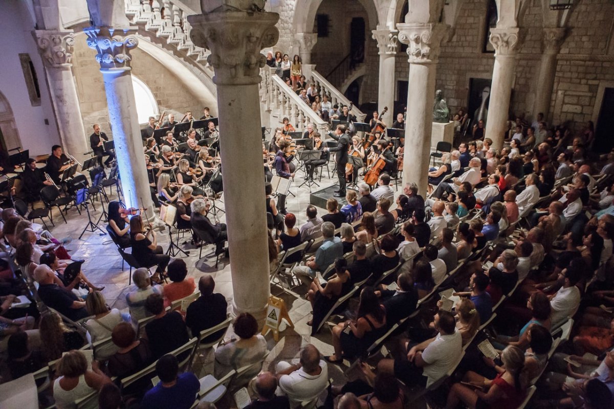 FILMSKA, POPULARNA I SALONSKA GLAZBA U IZVEDBI DSO-A