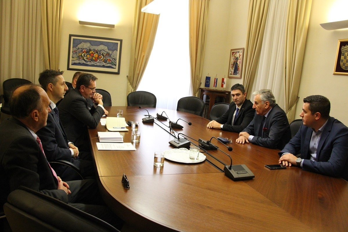 Dobroslavić i Franković sastali se s predstavnicima CA i Zračne luke Dubrovnik zbog problema s letovima, evo što su zaključili