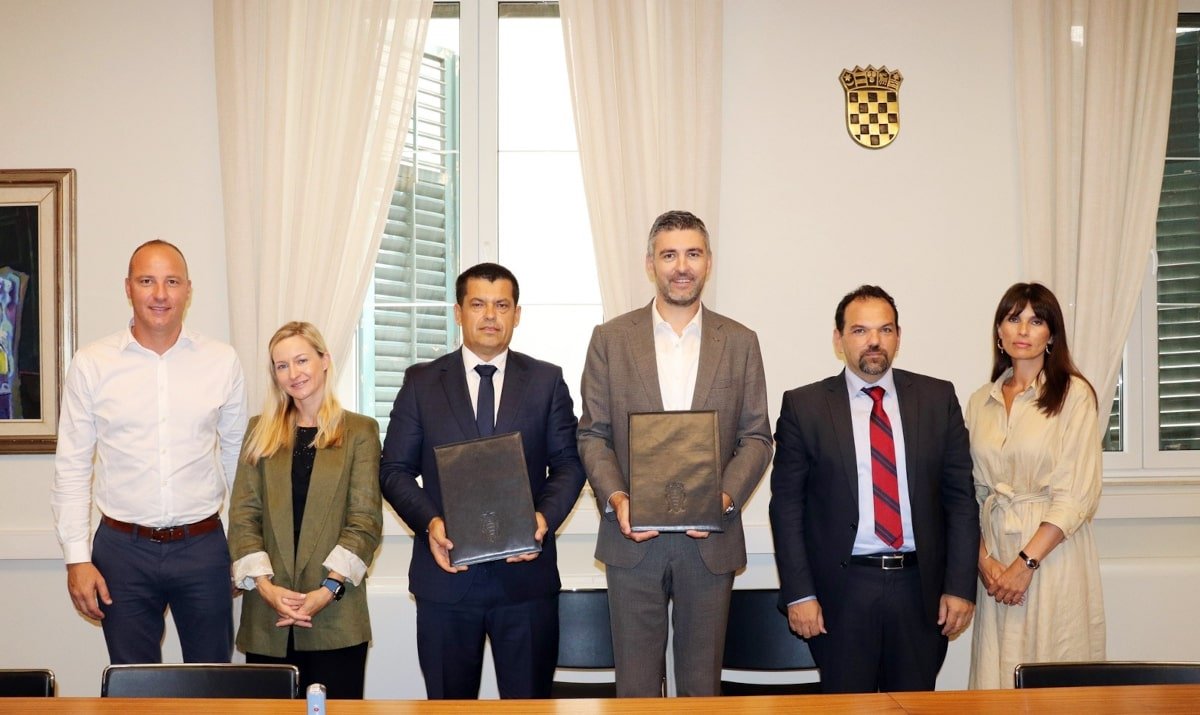 POTPISAN UGOVOR; KREĆU RADOVI NA UGRADNJI DIZALICE TOPLINE NA GRUŠKOM BAZENU