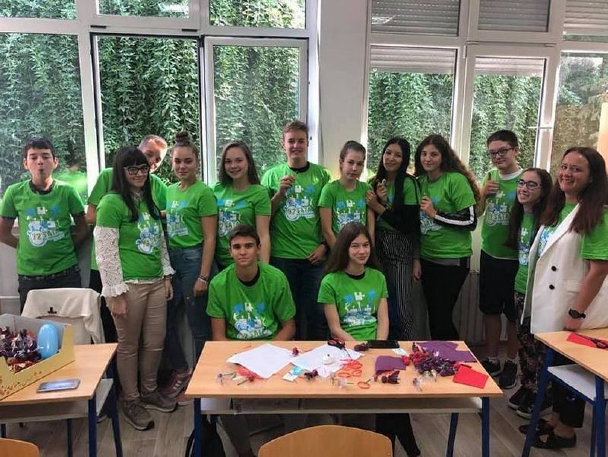 Volonterske akcije "72 sata bez kompromisa" počele ukrašavanjem slatkiša
