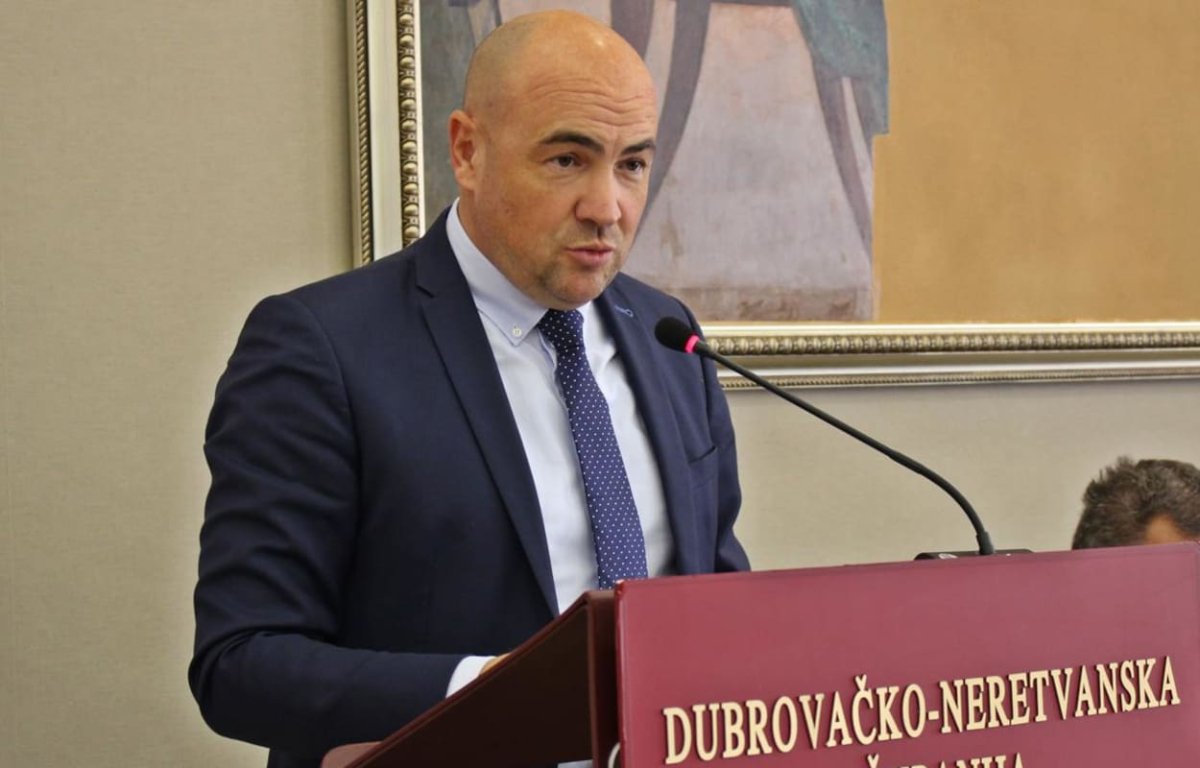 ŽUPAN BLAŽ PEZO ODLAZI U RAVNO NA PREGOVORE O KAMENOLOMU KOJI UGROŽAVA OMBLU