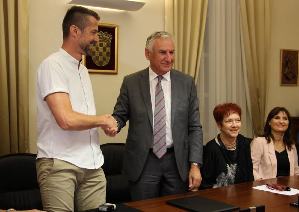 Župan Dobroslavić potpisao ugovor za izgradnju Poduzetničkog inkubatora u Pločama