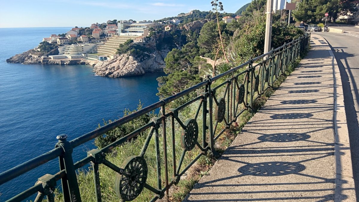 „DUBROVAČKO SUNCE” NA BONINOVU SE RASPADA, STAVIT ĆE SE NOVA OGRADA