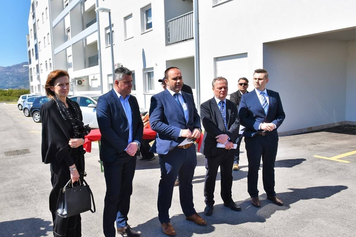 Dodijeljeni ključevi za 17 stanova iz POS-a u Metkoviću