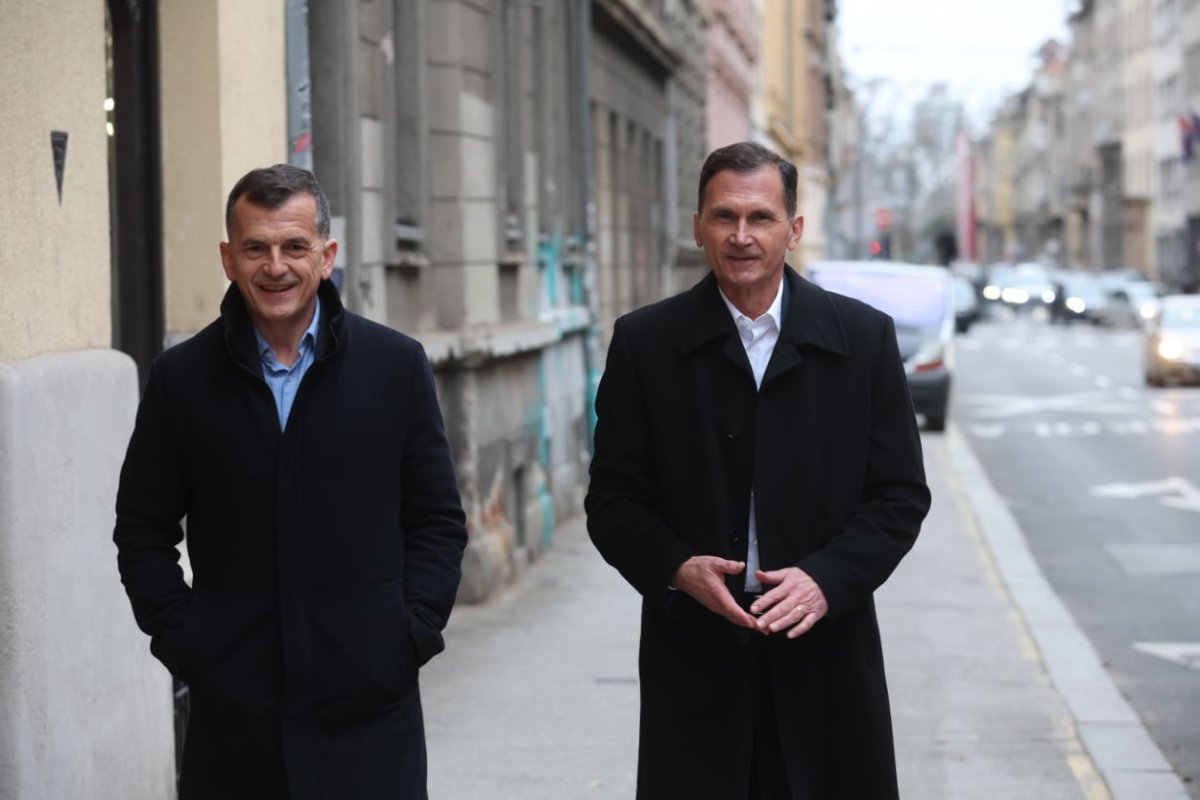 PRIMORAC NAS SVIH SMATRA IDIOTIMA