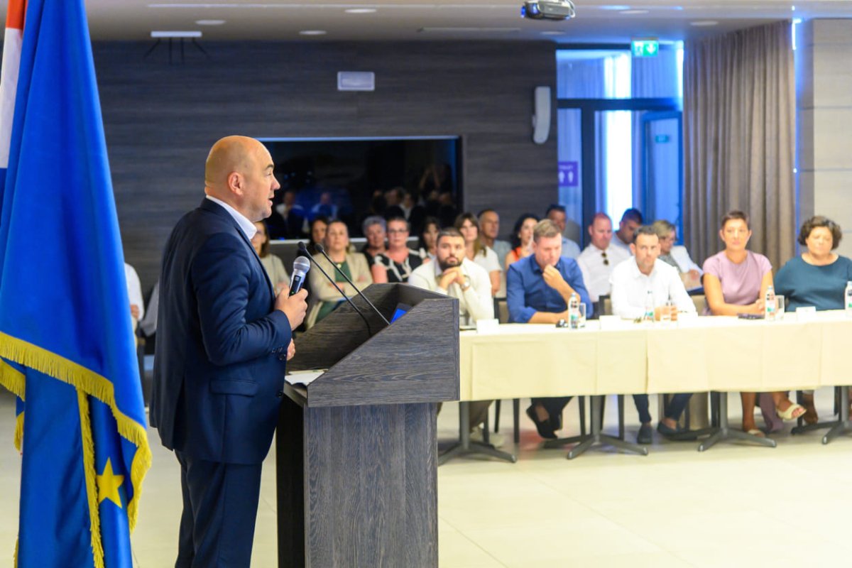 PRVI KOLEGIJ ŽUPANA PEZA S GRADONAČELNICIMA I NAČELNICIMA