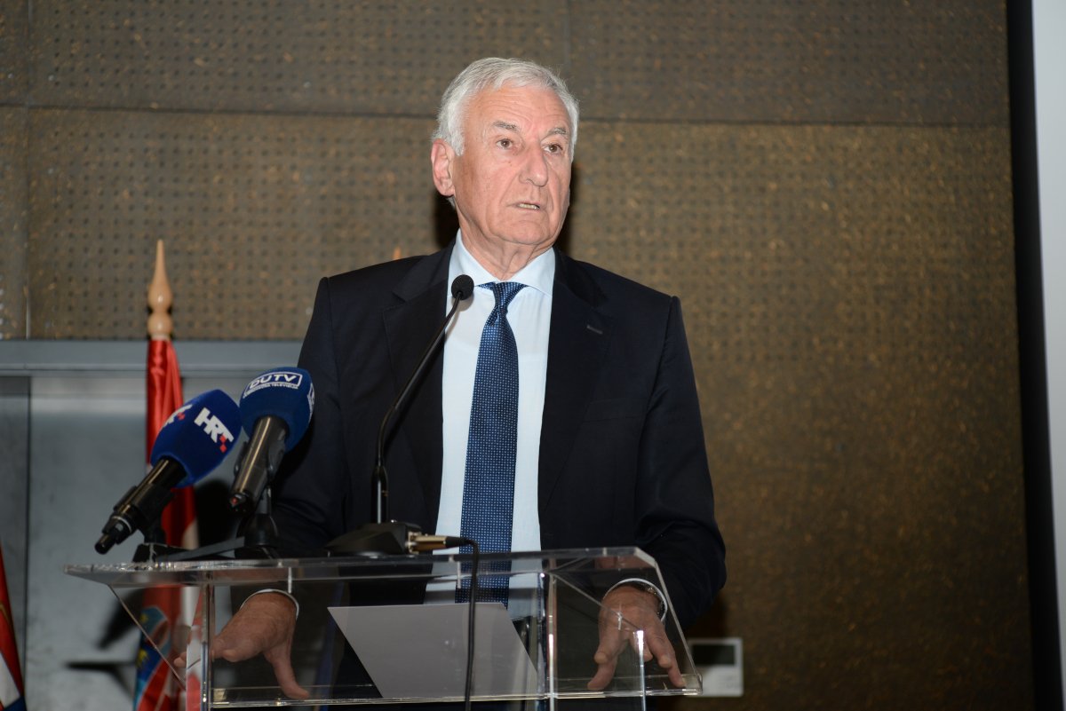 Dobroslavić na Županijskoj skupštini objašnjavao razloge zašto nedavno nije pozvan predsjednik Milanović