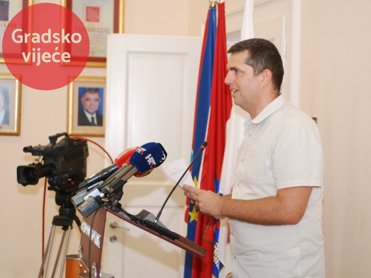Jelčić: Knjižnice su najgora ustanova koja postoji u Dubrovniku; Vesna Čučić smatra da knjižnice rade dobro!