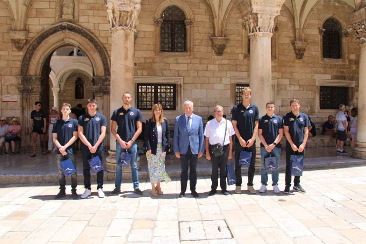 ŽUPAN PRIMIO PLIVAČE JUGA, PRVAKE HRVATSKE