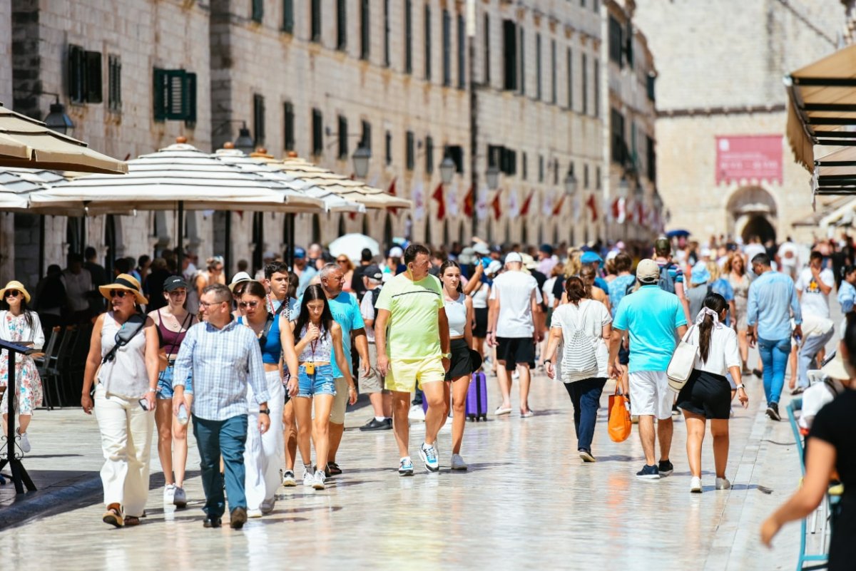 SEZONA U DUBROVNIKU MOŽE BITI SVIMA „PO GUSTU”, OSIM ONIMA „GLADNIM SOLADA”