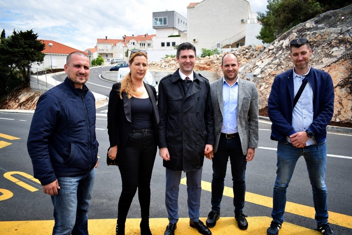 Gotovi radovi na raskrižju Dulčićeve i Mostarske, omogućena bolja preglednost i pješački pristup