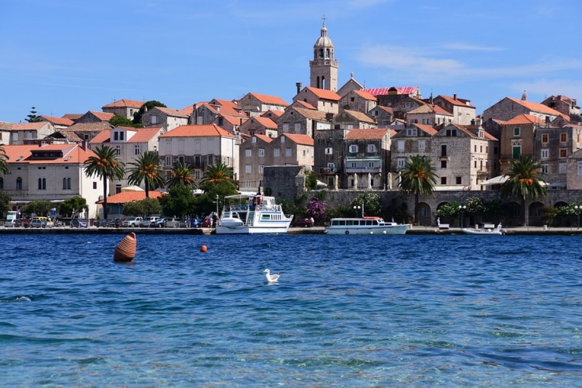 Katehetski ured Dubrovnik: Vjeroučiteljici s Korčule je žao, nije joj bila želja nametati bilo što svojim učenicima