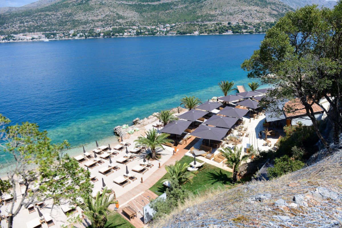 MASTURBIRAO IZNAD PLAŽE NA BABINOM KUKU, PRONAĐEN JE I UHIĆEN