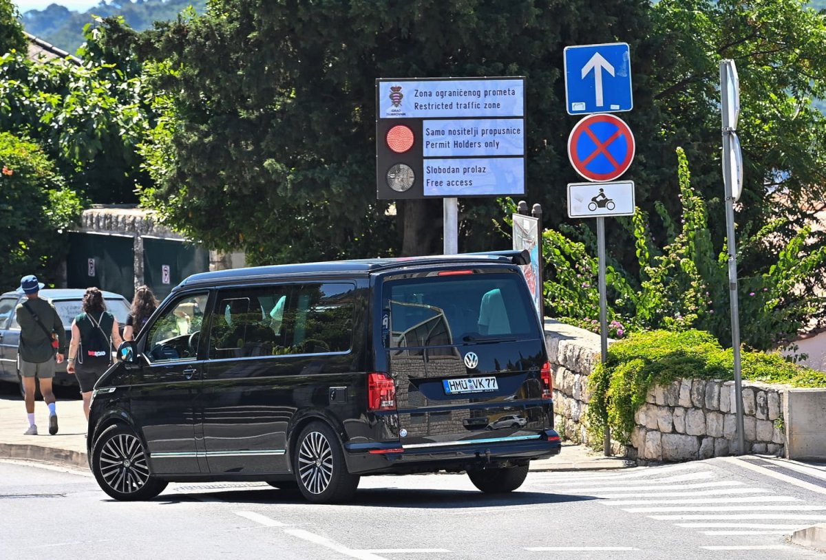 DNEVNO 2500 VOZILA MANJE U ZONI POSEBNOG REŽIMA PROMETA