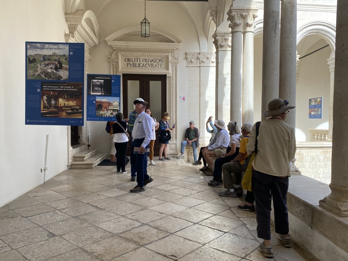 U Kneževom dvoru postavljena izložba „Najbolji u baštini – utjecajni projekti“