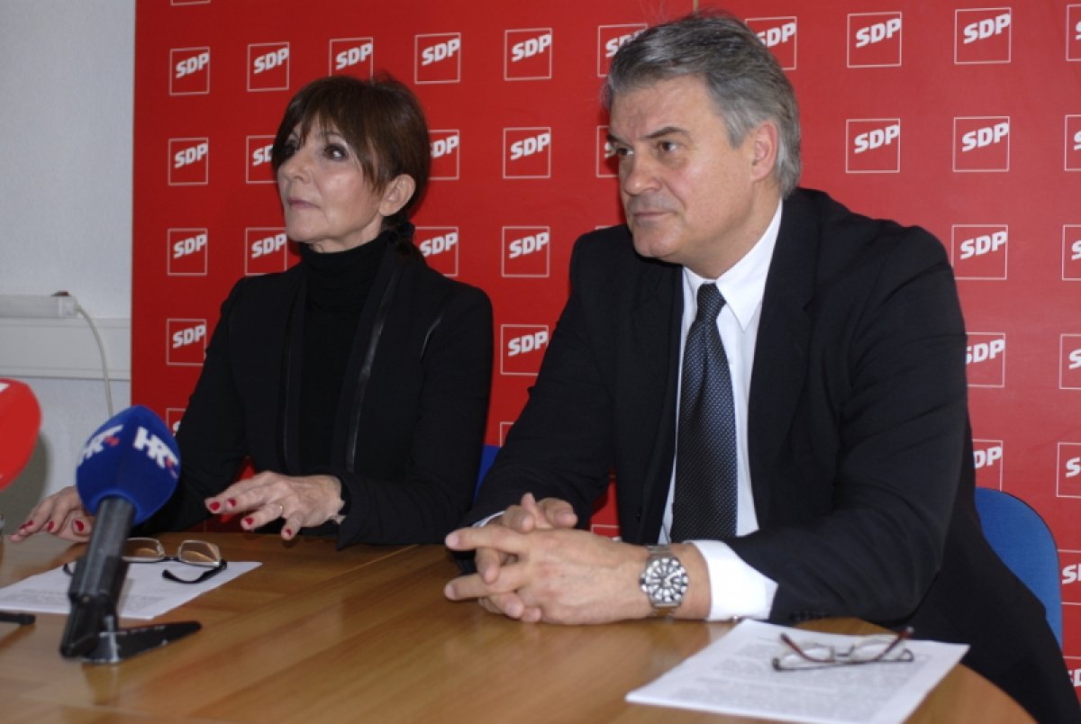 Možda bi nespremnu T.Š.Bonačić netko ozbiljno i shvatio da pored nje nije sjedio spremni Penić