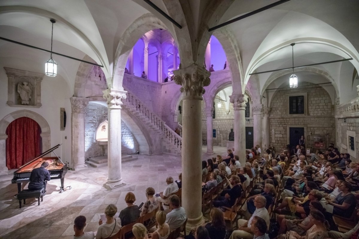 Romantičarska festivalska večer uz recital Ivana Krpana
