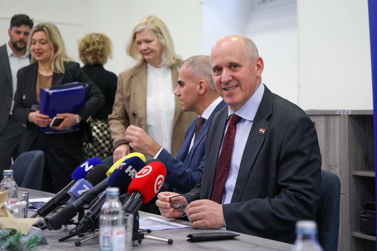 BRANKO BAČIĆ O TRASI BRZE CESTE DO AERODROMA: DRŽAVA ĆE DONIJETI SVOJ PROSTORNI PLAN KOJI ĆE PROĆI RASPRAVU I U GRADU DUBROVNIKU I U OPĆINAMA ŽUPA DUBROVAČKA I KONAVLE