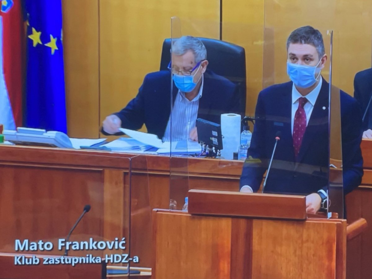 Franković u Saboru: Zaštitit ćemo turističke vodiče