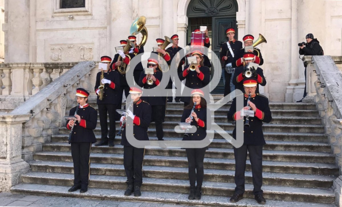 Limena glazba Komolac nastupila na Stradunu