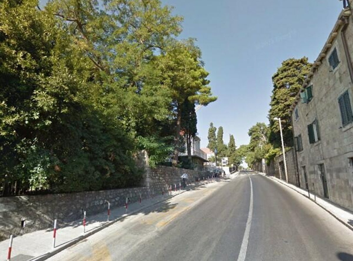 Naizmjenično propuštanje prometa u Ul. branitelja Dubrovnika zbog uklanjanja stabala