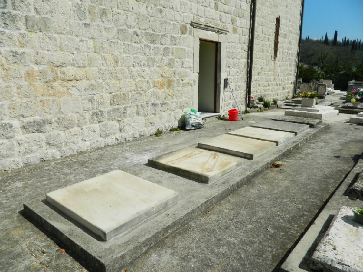 Konzervatori naložili vraćanje starih ploča na grobove u Pridvorju