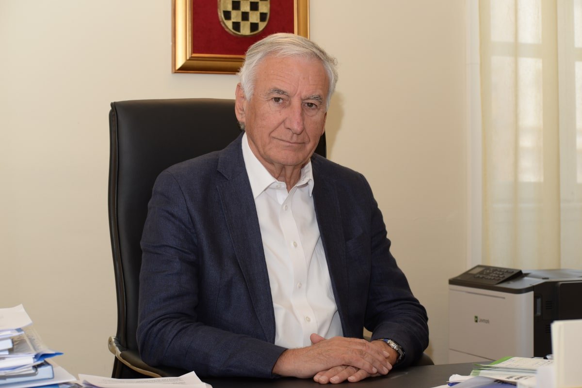 SRĐ JE GRAD: ŽUPANE, ODJAŠITE U ZALAZAK SUNCA
