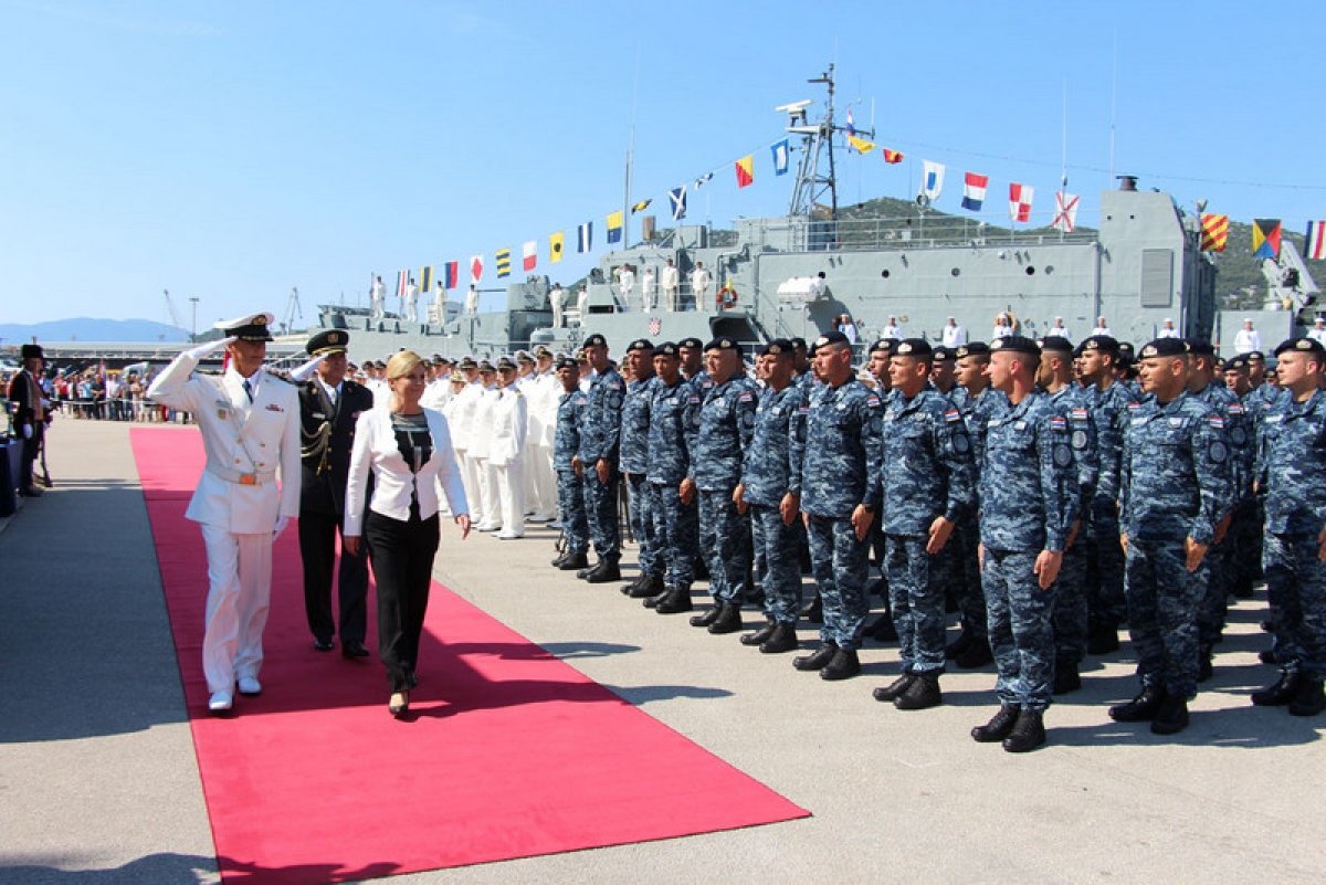 Uz 27. obljetnicu HRM u Pločama svečano otvorena vojarna “116. brigade HV”