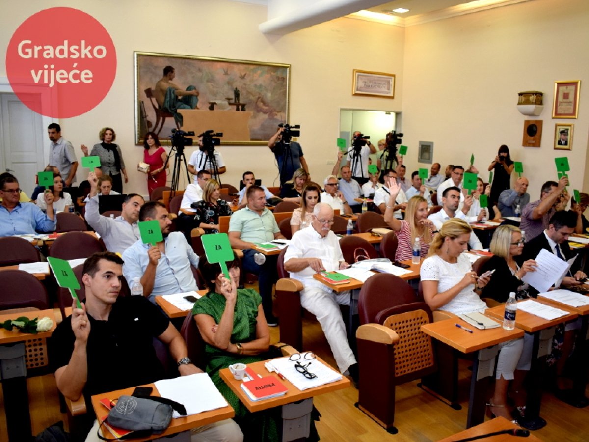 Vijećnici negodovali jer nije bilo vijećničkih pitanja; točke o Osojniku i vrtićima usvojene jednoglasno