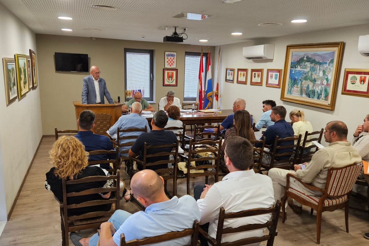 ZIDIĆU NAGRADA ZA ŽIVOTNO DJELO OPĆINE KONAVLE, ZAHVALNICE SLAVICI RAMADAN, ANTONIJU LANGU, ASMIRU ŠAHINOVIĆU I LUKU RADOVIĆU