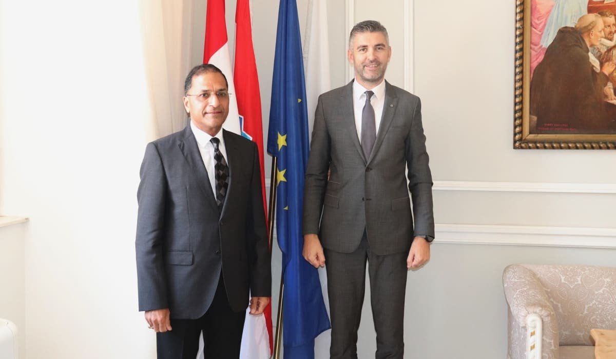 VELEPOSLANIK INDIJE POSJETIO GRADONAČELNIKA FRANKOVIĆA