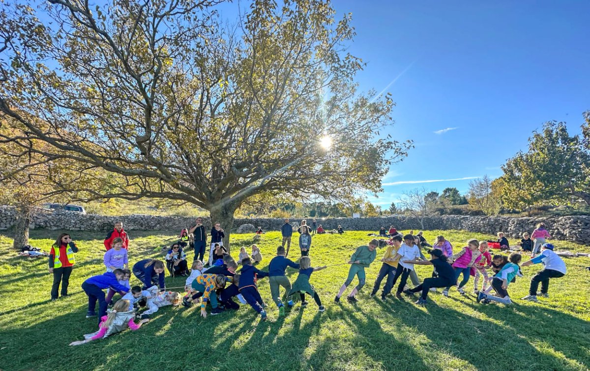 POZIV NA DJEČJI IZLET KRUŽNOM STAZOM VELJI DO - VRH STRAŽIŠĆE