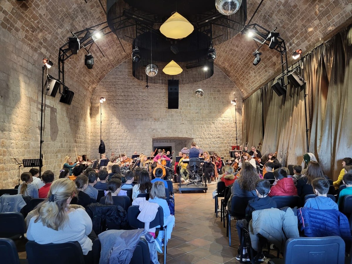 U OŽUJKU TRI KONCERTA MLADIH GLAZBENIKA S DUBROVAČKIM SIMFONIJSKIM ORKESTROM