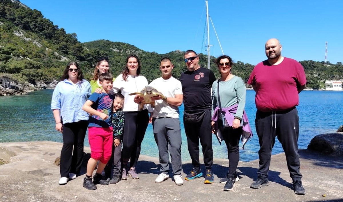 NA MLJETU SPAŠENA MLADA JEDINKA GLAVATE ŽELVE, IMALA JE UDICU U PROBAVNOM TRAKTU