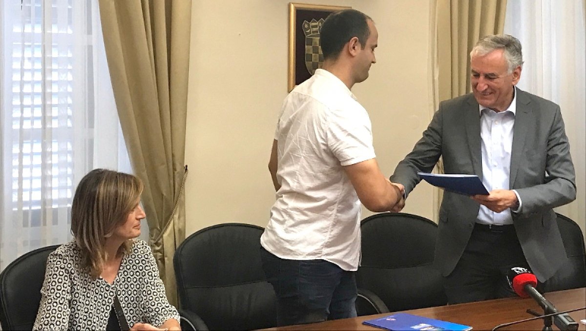 Župan Dobroslavić potpisao ugovore s nositeljima projekata iz područja zdravstva i socijalne skrbi
