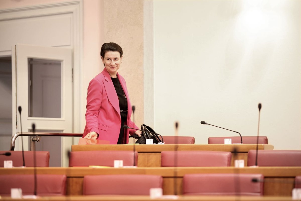 VIKTORIJA KNEŽEVIĆ I MARIJANA PULJAK TRAŽE UKIDANJA VJERODAJNICA SRPSKOJ VELEPOSLANICI